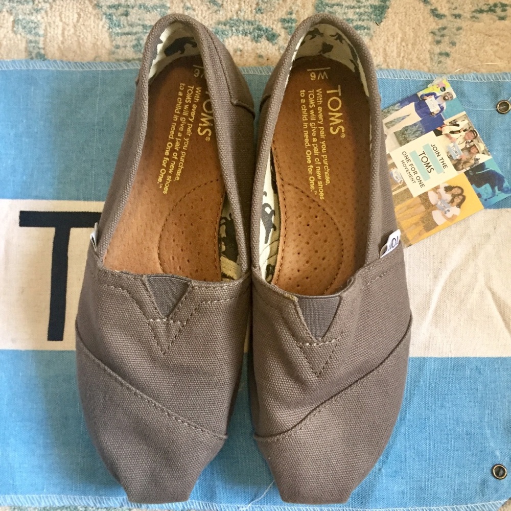 LAST CHANCE!!! Classic Toms • Color Ash • Size 6